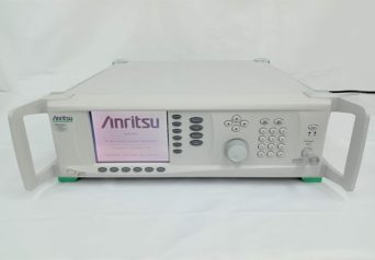 アンリツ／Anritsu　MG3695C Op.2C,4,15C　RF/マイクロ波信号発生器