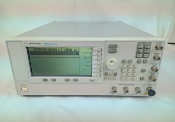 Agilent／アジレント　E8257D/1E1,1EA,520　PSGアナログ信号発生器