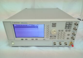 Agilent／アジレント　E8257D/007,1E1,1EU,550　PSGアナログ信号発生器